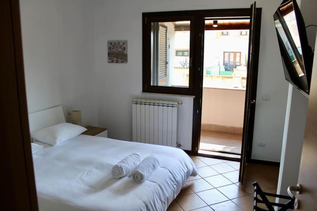 The Garden House Fco, Self Check In And Free Private Parking Appartement Fiumicino Buitenkant foto