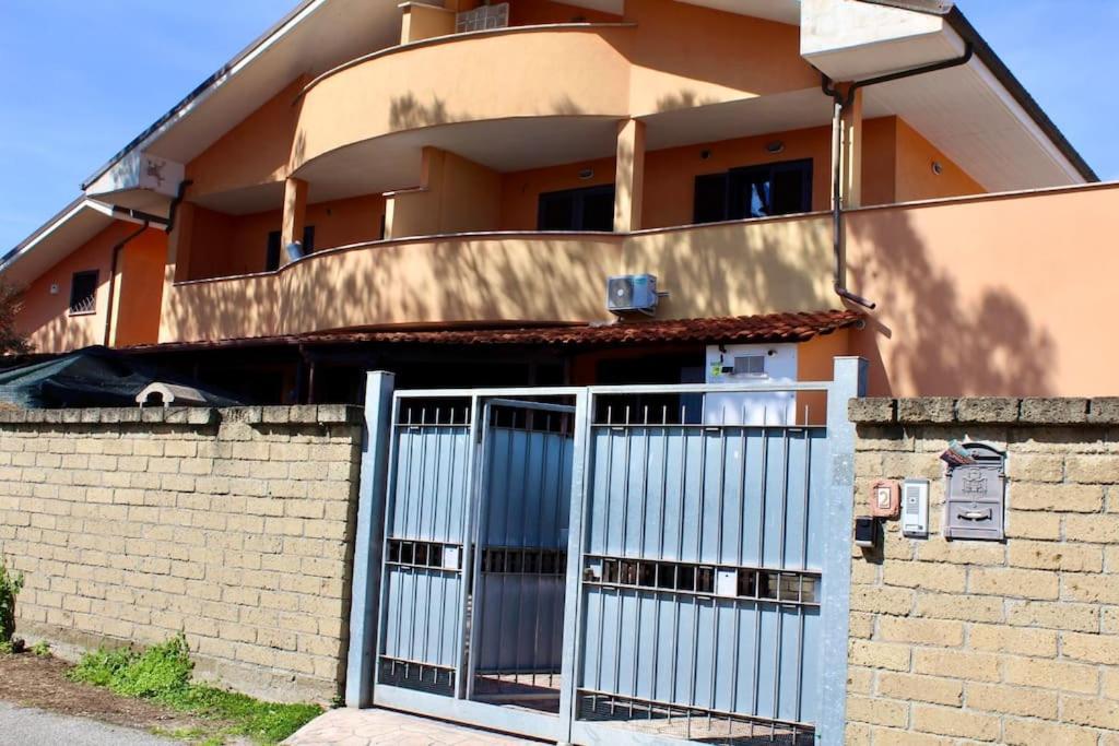 The Garden House Fco, Self Check In And Free Private Parking Appartement Fiumicino Buitenkant foto